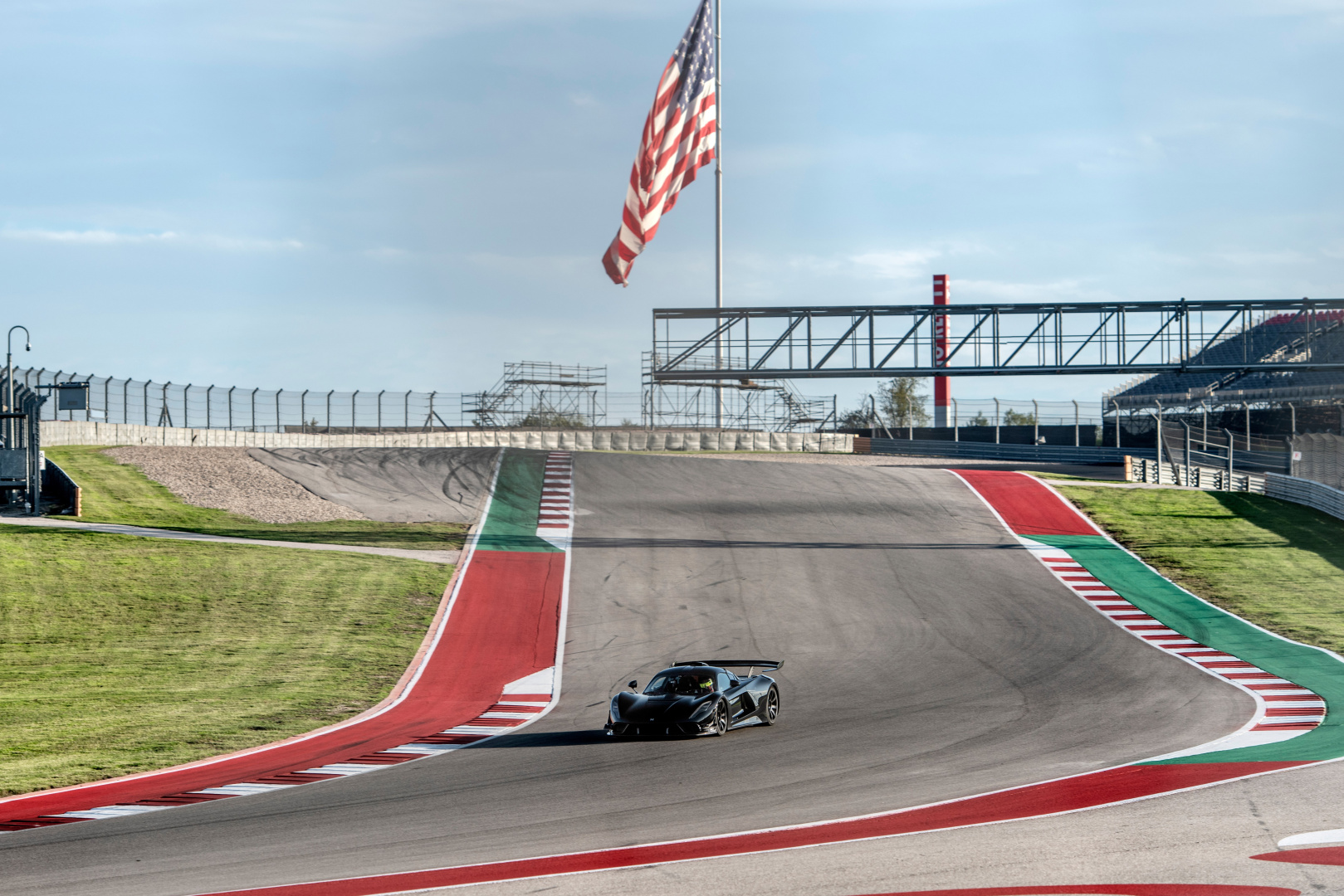SMALL_Hennessey_Venom_F5_Sets_Road_Car_Lap_Record_at_Circuit_of_The_Americas (1)